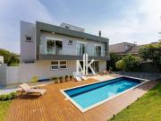 Casa com 5 dormitórios à venda, 501 m² por R$...