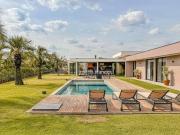 Casa com 5 dormitórios à venda, 520 m² por R$...