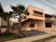 Casa com 5 dormitórios à venda, 535 m² por R$...