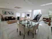 Casa com 5 dormitórios à venda, 613 m² por R$...
