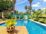 Casa com 5 dormitórios à venda, 650 m² por R$...