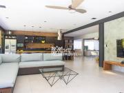 Casa com 5 dormitórios à venda, 700 m² por R$...