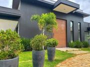 Casa com 5 dormitórios à venda, 703 m² por R$...