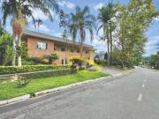 Casa com 5 dormitórios à venda, 720 m² por R$...