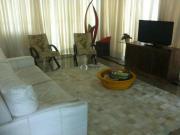 Casa com 5 dormitórios à venda, 766 m² por R$...