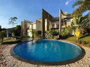 Casa com 5 dormitórios à venda, 900 m² por R$...