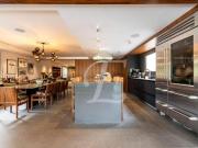 Casa com 5 dormitórios à venda, 925 m² por R$...