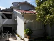 Casa com 5 dormitórios em Porto Alegre