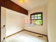Casa com 5 dormitórios para alugar, 278 m² por R$...