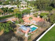 Casa com 5 dorms, Condomínio Chácara Santa Maria,...