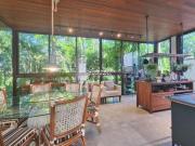 Casa com 5 quartos, 3 suítes, piscina no Condomínio...