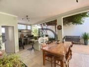 Casa com 5 quartos à venda, 330 m² por R$ 1.500.000