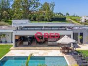 Casa com 5 quartos à venda, 557 m² por R$ 9.800.000...