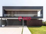 Casa com 5 quartos à venda, 634 m² por R$ 7.200.000...