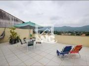 Casa com 5 Quartos e 1 banheiro à Venda, 217 m² por R$...