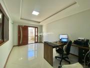 Casa com 5 quartos e 234m² para alugar em Menino Deus,...