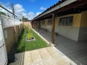 Casa com 5 Quartos e 4 banheiros à Venda, 240 m² por R$...