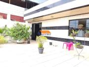 Casa com 5 Quartos e 4 banheiros à Venda, 375 m² por R$...