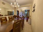 CASA COM 5 QUARTOS E 4 SUÍTES