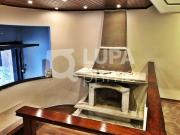 CASA COM 5 QUARTOS E 4 VAGAS DE GARAGEM À VENDA NA VILA...