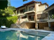 Casa com 5 Quartos e 5 banheiros à Venda, 800 m² por R$...