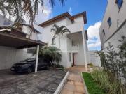 Casa com 5 Quartos e 5 banheiros para Alugar, 460 m² por...