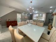Casa com 5 Quartos e 6 banheiros à Venda, 273 m² por R$...