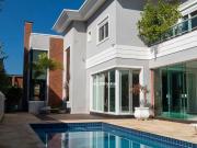 Casa com 5 Quartos e 6 banheiros à Venda, 361 m² por R$...