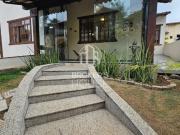 Casa com 5 Quartos e 6 banheiros à Venda, 408 m² por R$...