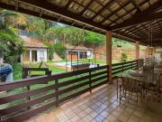Casa com 5 Quartos e 7 banheiros à Venda, 1328 m² por R$...