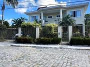 Casa com 5 Quartos e 7 banheiros à Venda, 325 m² por R$...