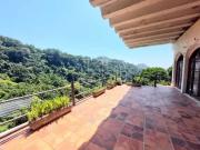 Casa com 5 Quartos e 8 banheiros à Venda, 1500 m² por R$...