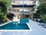 Casa com 5 Quartos e 8 banheiros à Venda, 400 m² por R$...