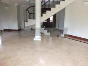 Casa com 5 Quartos, Hidro e Área gourmet com piscina...