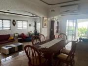 CASA COM 5 QUARTOS SENDO 1 SUÍTE COM PISCINA E...