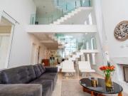 Casa com 5 quartos sendo 4 suítes em condomínio fechado...