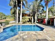 Casa com 5 suítes à venda, 608 m² por R$ 3.600.000...