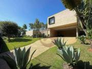 Casa com 5 Suítes à venda, 726 m² por R$ 6.480.000...