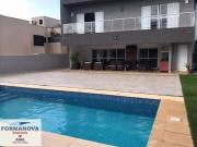 Casa com 5 Suítes à VENDA na Granja Viana