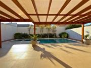 Casa com 600 m² e 4 quartos à venda e aluguel em...