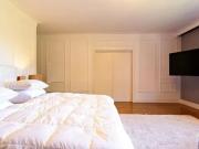 Casa Ã¡venda de 613mÂ², com 4 suÃtes, piscina e 4 vagas...