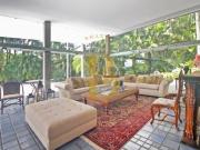 Casa com 680 m², 6 quartos sendo 6 suítes à venda no...