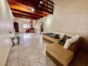 Casa com 6 dormitÃ³rios Ã venda, 200 mÂ² por R$...