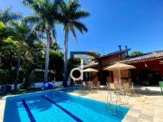 Casa com 6 dormitórios à venda, 385 m² por R$...