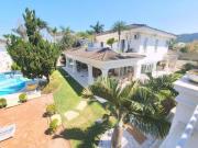 Casa com 6 dormitórios à venda, 1000 m² por R$...