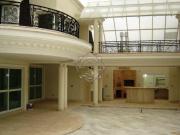 Casa com 6 dormitórios à venda, 1200 m² por R$...