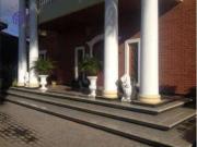 Casa com 6 dormitórios à venda, 1300 m² por R$...