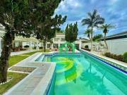 Casa com 6 dormitórios à venda, 1300 m² por R$...