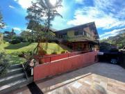 Casa com 6 dormitórios à venda, 1333 m² por R$...