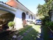 Casa com 6 dormitórios à venda, 259 m² por R$ 1.600.000...